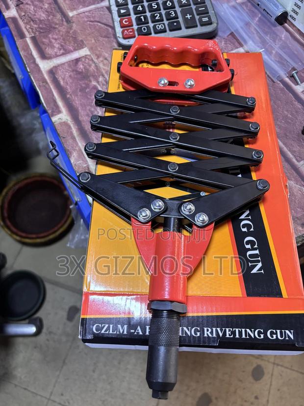 32” Rivet Gun · Photo 1