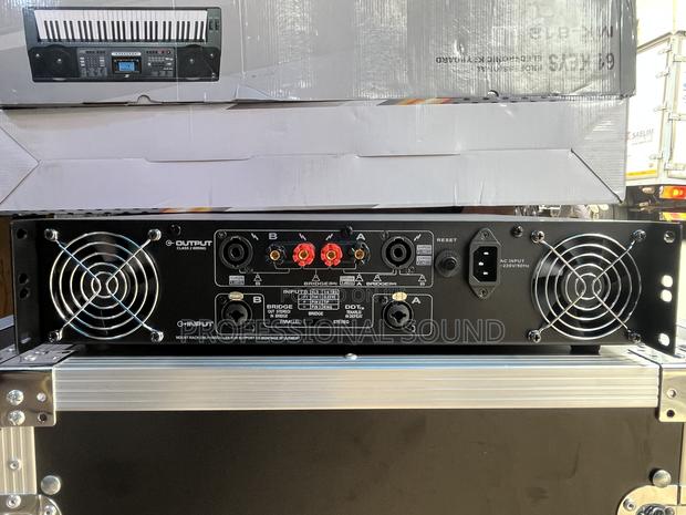 Peavey Amplifier Cs2000 · Photo 2