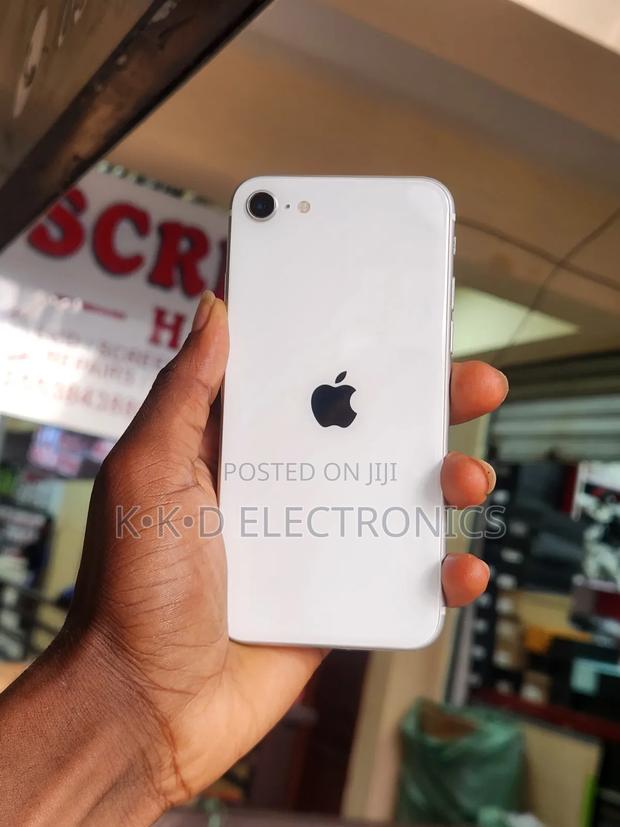Apple iPhone SE (2020) 64 GB White · Photo 1