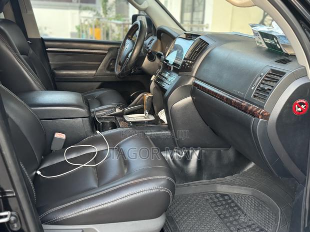 Toyota Land Cruiser 4.0 V6 STD 2010 Black · Photo 6