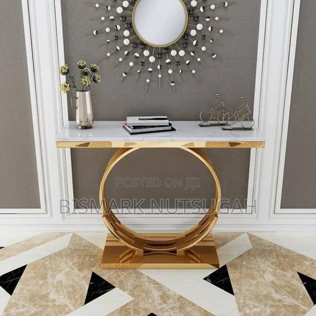 Luxury Marble Top Console Table · Photo 3