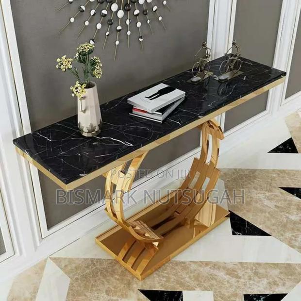 Luxury Marble Top Console Table · Photo 4