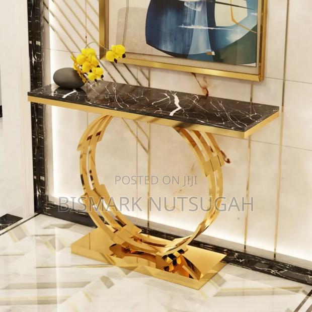 Luxury Marble Top Console Table · Photo 5