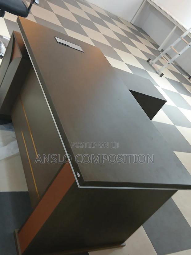 Executive 1.8 Office Table · Photo 3