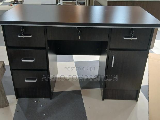 Quality Computer Desk · Photo 1