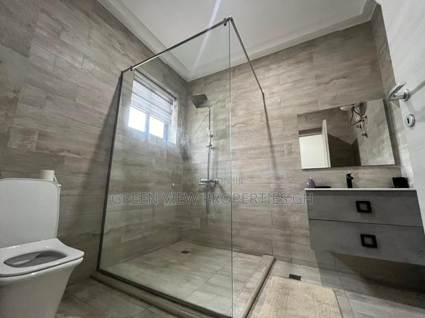 Furnished 4bdrm Duplex in East Legon for rent · Photo 8