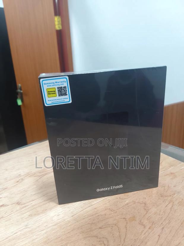 New Samsung Galaxy Z Fold 5 512 GB Black · Photo 1