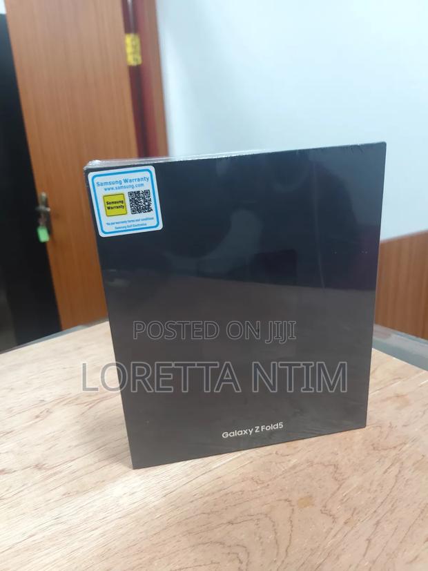 New Samsung Galaxy Z Fold 5 512 GB Black · Photo 2