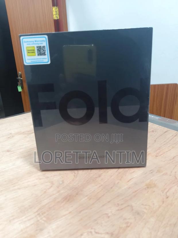 New Samsung Galaxy Z Fold4 256 GB Black · Photo 2