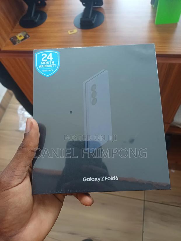 New Samsung Galaxy Z Fold6 256 GB Black · Photo 1