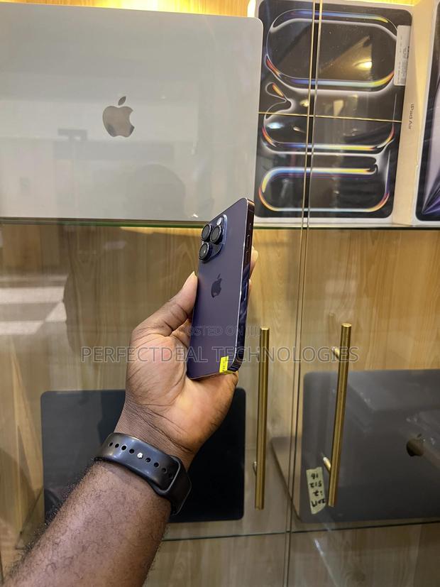 New Apple iPhone 14 Pro 128 GB Purple · Photo 2