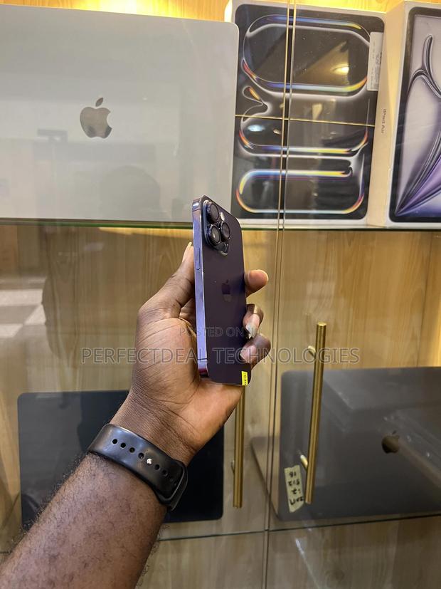 New Apple iPhone 14 Pro 128 GB Purple · Photo 3