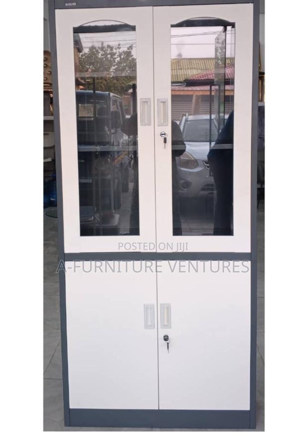 Top Glass Cabinet for Office · Photo 1