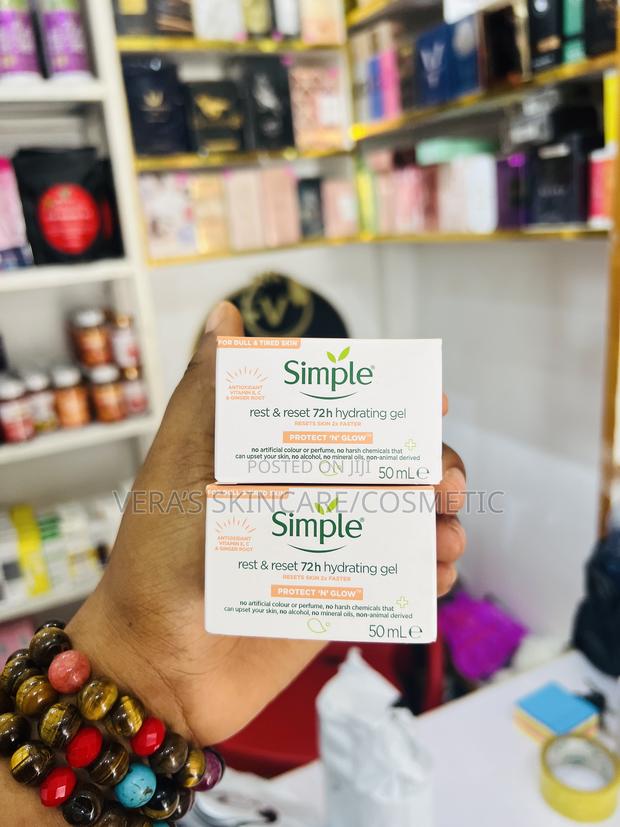 Simple Protect And Glow Face Cream · Photo 1