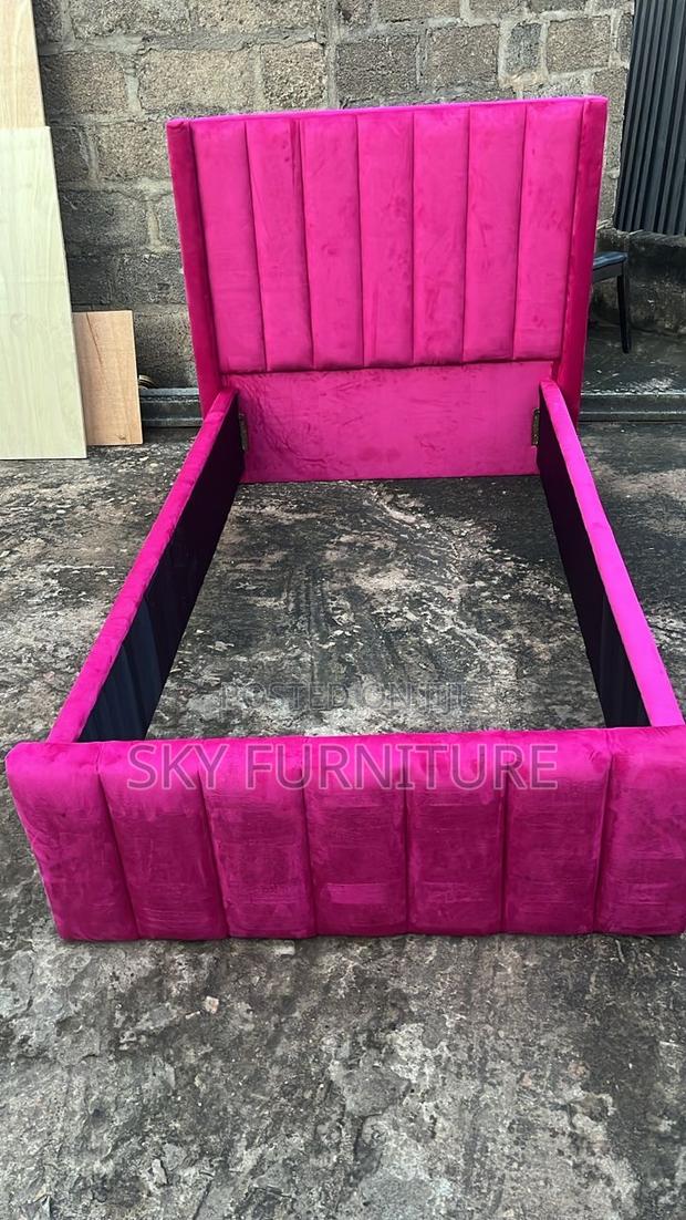 1 and Half Bed Frame · Photo 1