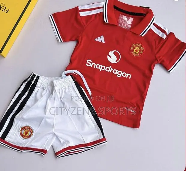 Manchester United Home Kids Jersey · Photo 1
