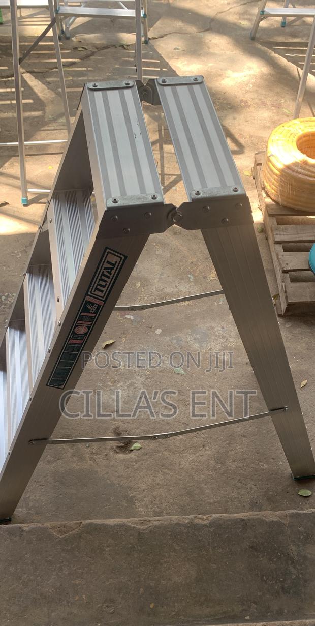 Aluminum Ladder · Photo 2