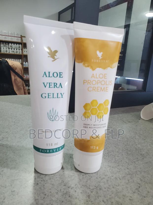 Organic Skin Tone Creme And Moisturizer · Photo 1