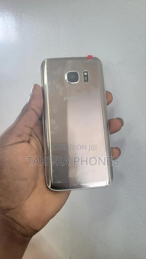 New Samsung Galaxy S7 32 GB Gold · Photo 1
