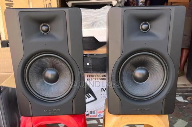 M-Audio Bx8 D3 Powered Studio Reference Monitor. · Photo 1