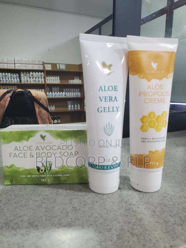 Organic Skin Tone Creme And Moisturizer · Photo 2