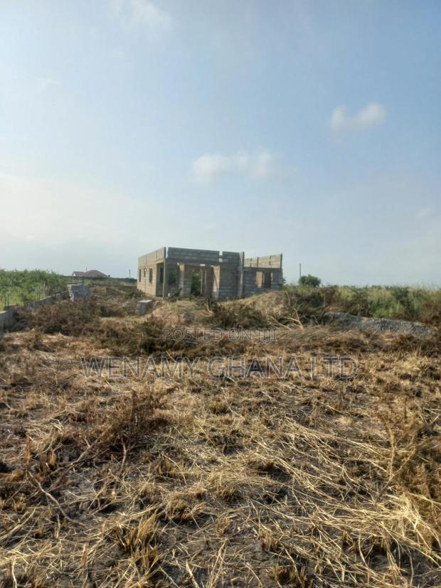 2 Bedroom Uncompleted House For Sale · Photo 2