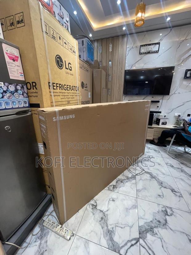Samsung 85” Crystal Uhd Tv Giant Screen, Crystal-Clear View · Photo 1