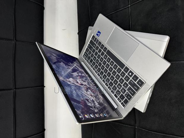 Laptop HP EliteBook 830 G8 16GB Intel Core I7 SSD 256GB · Photo 2