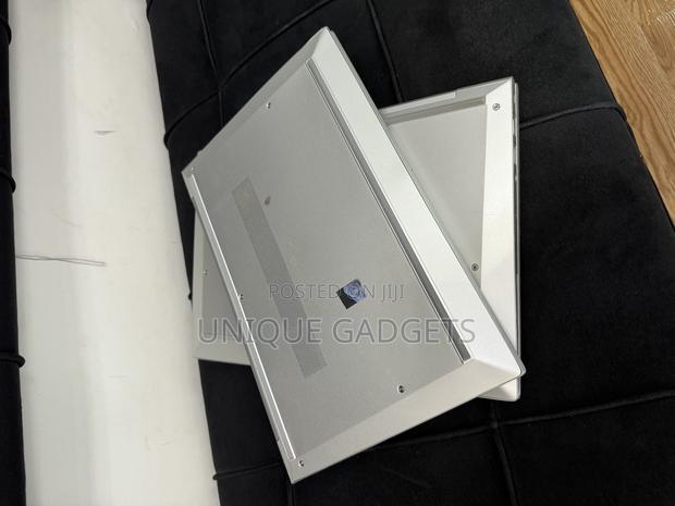 Laptop HP EliteBook 830 G8 16GB Intel Core I7 SSD 256GB · Photo 4