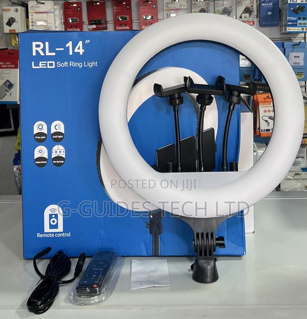 14-Inch Ring Light With Stand and Bag · Photo 1