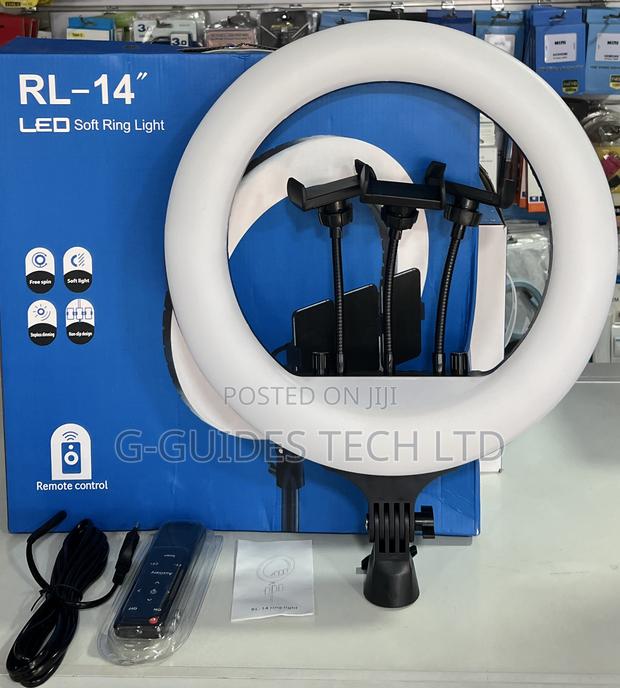 14-Inch Ring Light With Stand and Bag · Photo 3