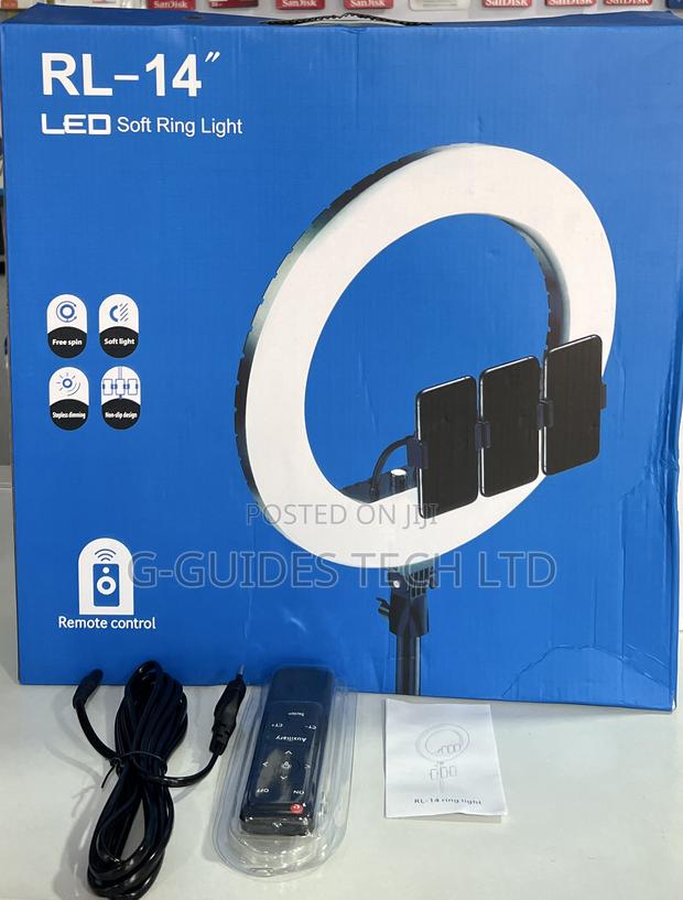 14-Inch Ring Light With Stand and Bag · Photo 2