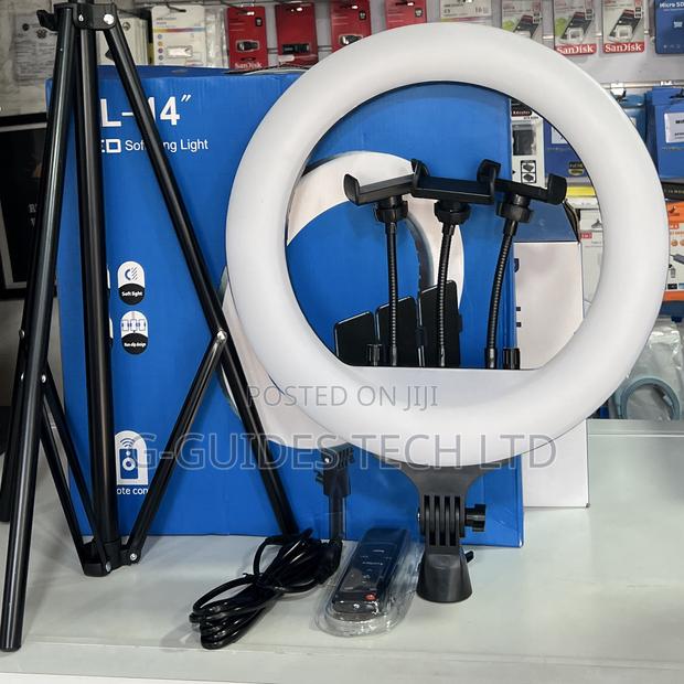 14-Inch Ring Light With Stand and Bag · Photo 4
