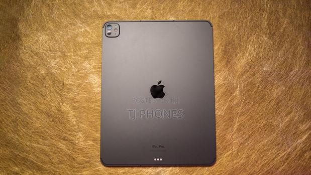 Apple iPad Pro 13 (2024) 256 GB Black · Photo 2