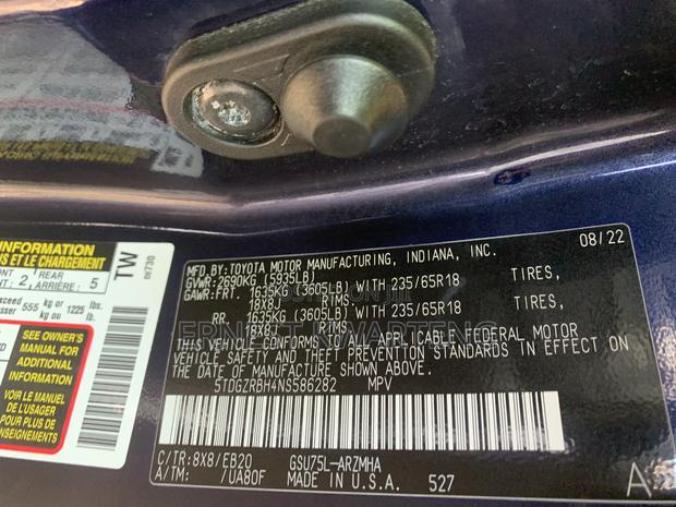 Toyota Highlander XLE 2022 Black · Photo 5