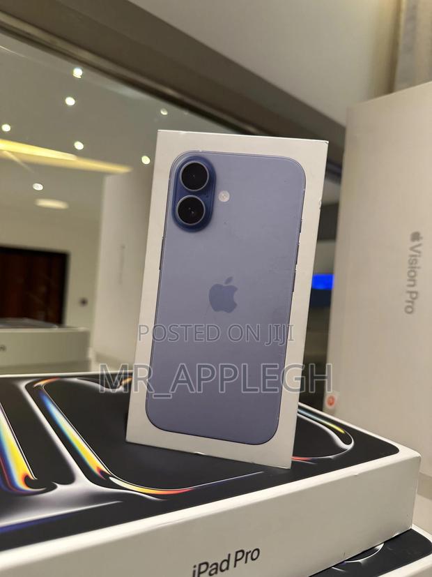 New Apple iPhone 17 256 GB Blue · Photo 2