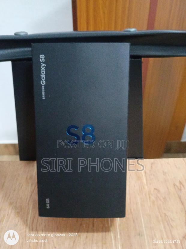 New Samsung Galaxy S8 64 GB Black · Photo 2