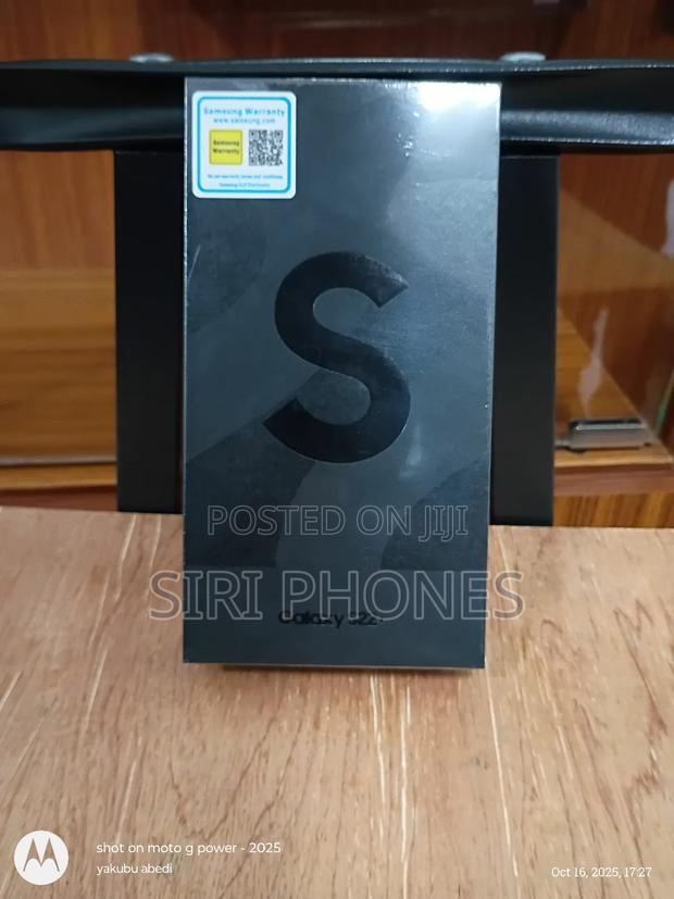 New Samsung Galaxy S22+ 5G 256 GB Black · Photo 1