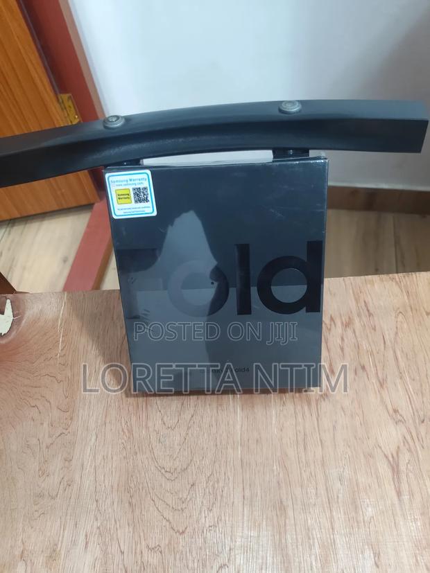 New Samsung Galaxy Z Fold4 256 GB Gray · Photo 1