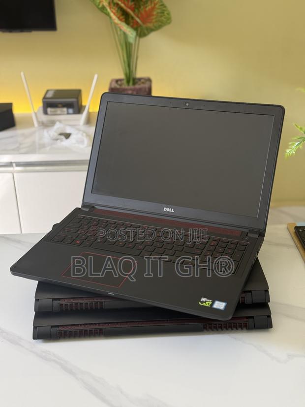 Laptop Dell Inspiron 15 5577 16GB Intel Core i7 HDD+SSD 1T · Photo 2
