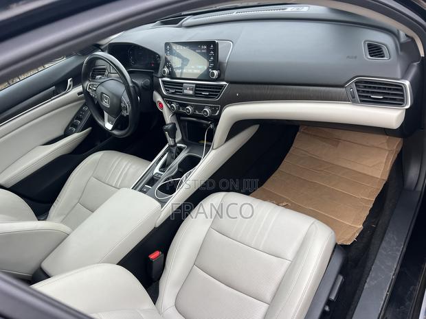 Honda Accord Touring 2018 Black · Photo 3
