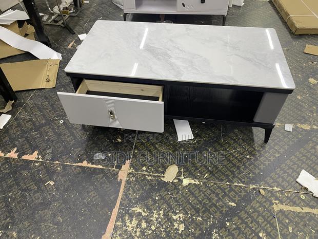 Quality Center Table Top Marble 65-120 · Photo 2