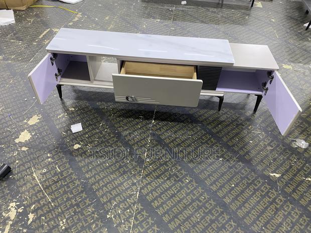 Classic Tv Stand E22-150 · Photo 2