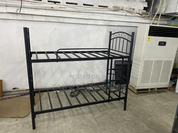 Metal Bunk Bed Frame · Photo 2