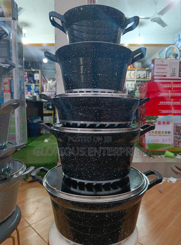 Non-Stick Cookware · Photo 1