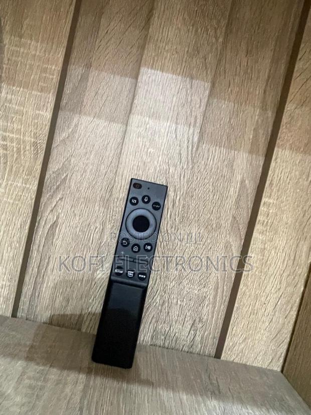 Samsung Eco Remote Solar Powered Smart Tv Controller · Photo 1