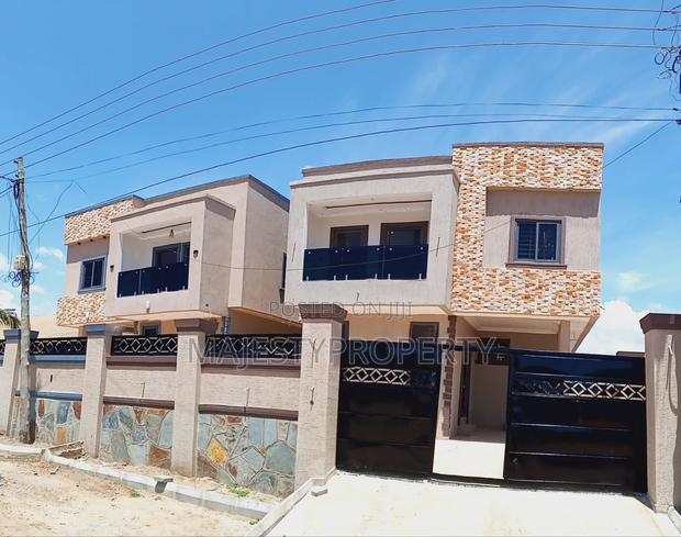 3bdrm Duplex in Batsona, Spintex for sale · Photo 1