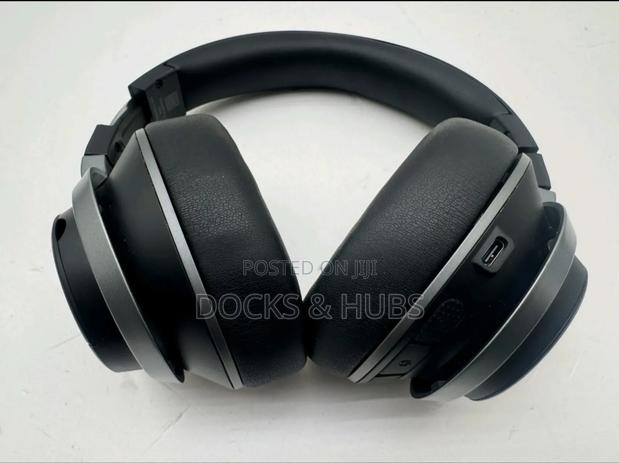Turtle Beach Stealth Pro Wireless Gaming Headset Noise-Cancelling · Photo 3