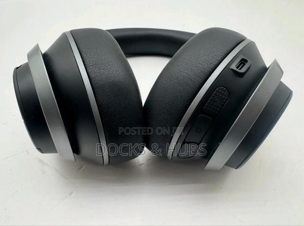 Turtle Beach Stealth Pro Wireless Gaming Headset Noise-Cancelling · Photo 8