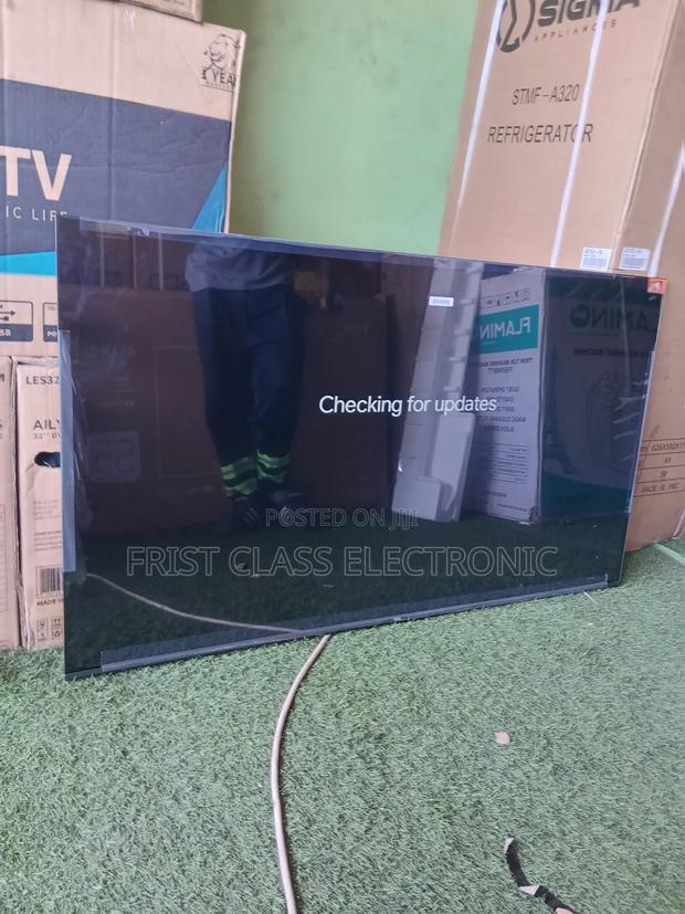 Home Happiness Comes With TCL Digital Tv · Photo 2